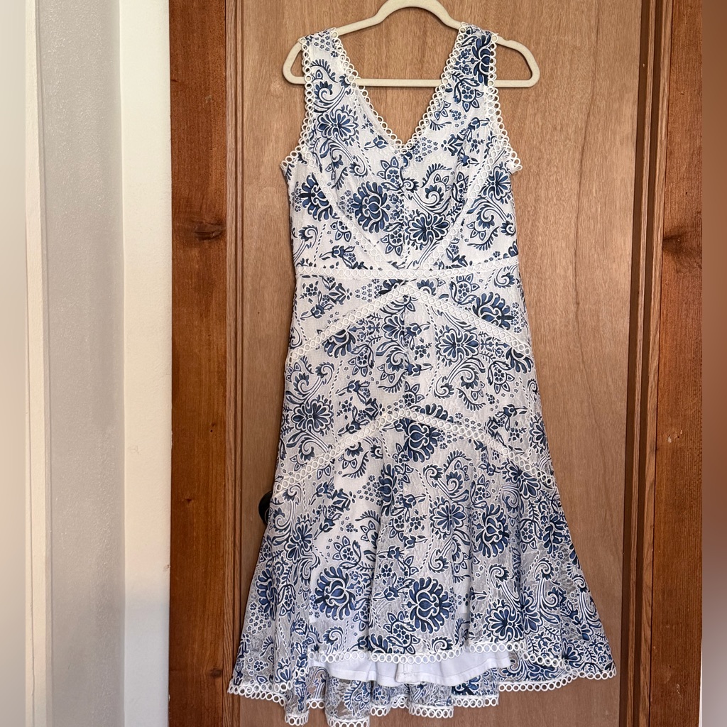 Taylor Blue And White Floral Midi Dress Size 12 Spring Coquette
